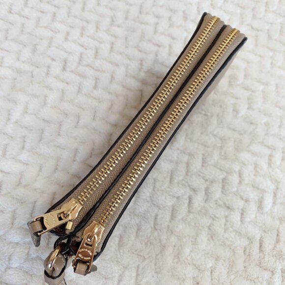 Coach with COA  Double Corner Zip Wristlet Leather Card Wallet Taupe - Picture 3 of 9